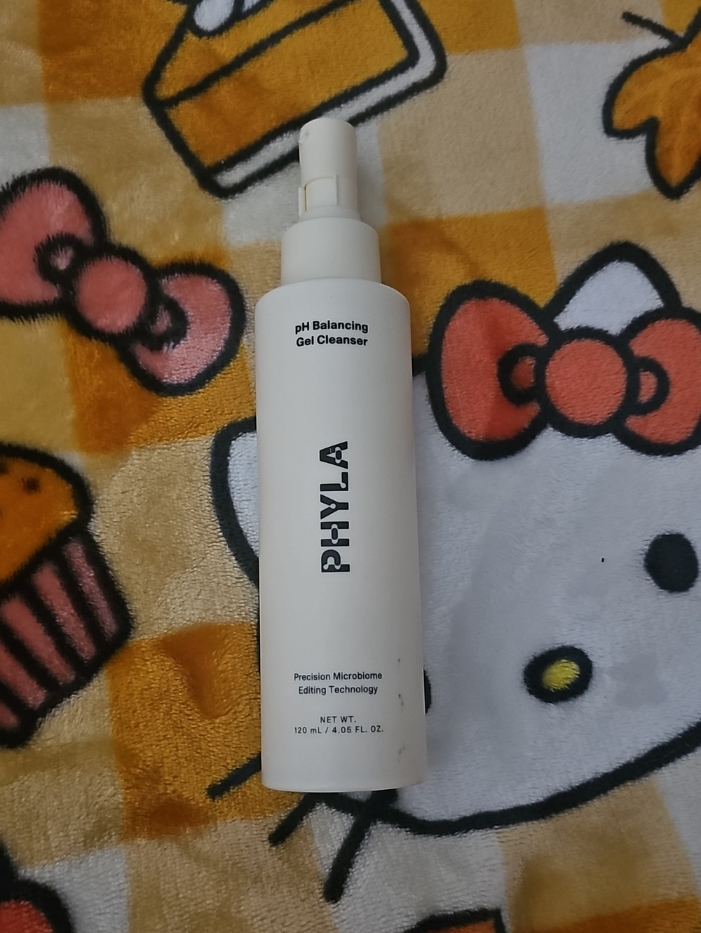 PHYLA pH Balancing Gel Cleanser – White Bottle